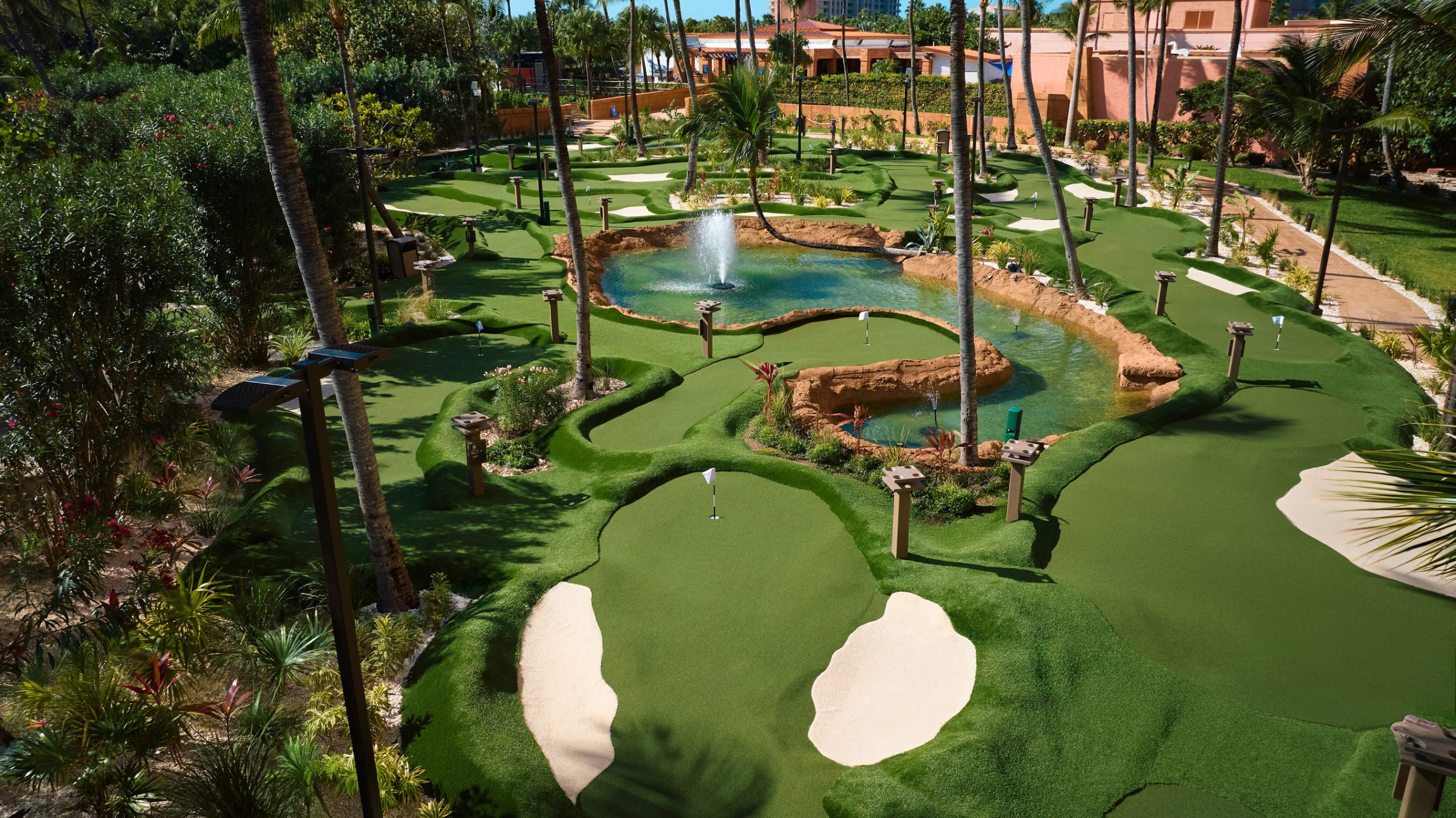 Good Lies Mini Golf on The Royal Breezeway, ©Atlantis Paradise Island